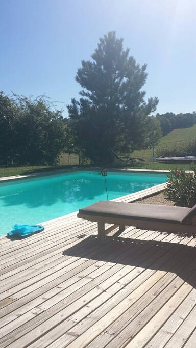 plongeon dans la piscine chauffée