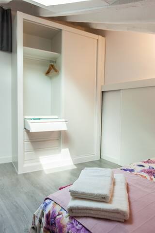 Puerta del Sol Pink Aduana gallery image 4