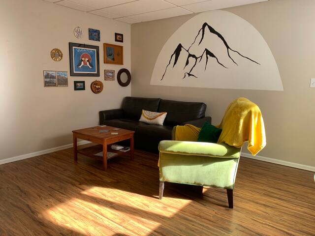 Cozy, Private, and Quaint- Minutes from Downtown