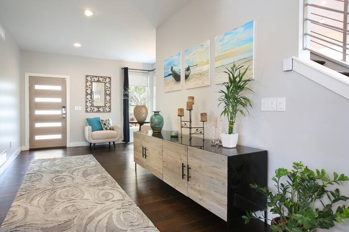 Denver Luxury Modern Whole Home Rental gallery image 2