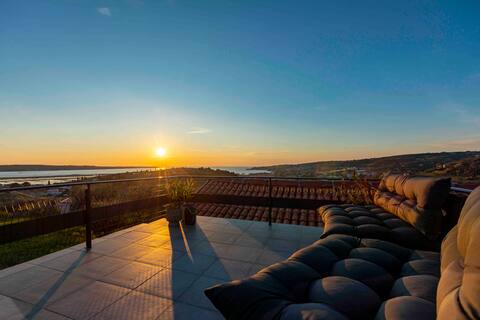 LaraBella - Studio
Salt fields view