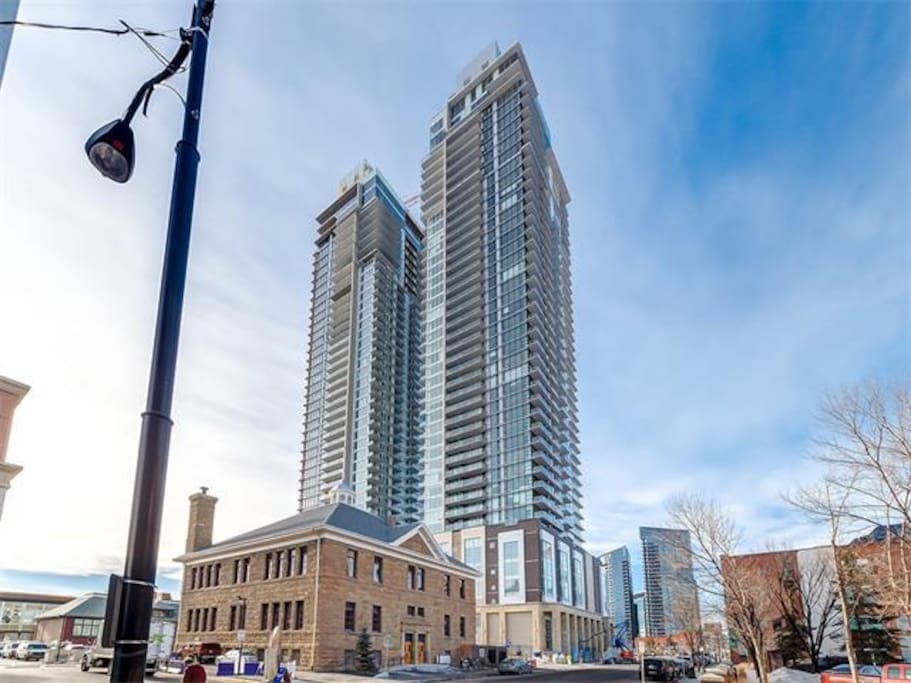 The Guardian is Calgary’s newest and tallest upscale residential tower located in the downtown area.