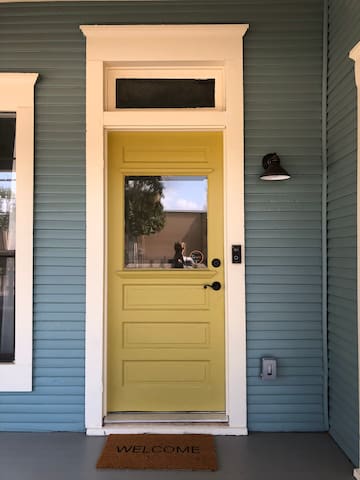 Entire Fairmount Home/TCU, walk to W Magnolia Ave