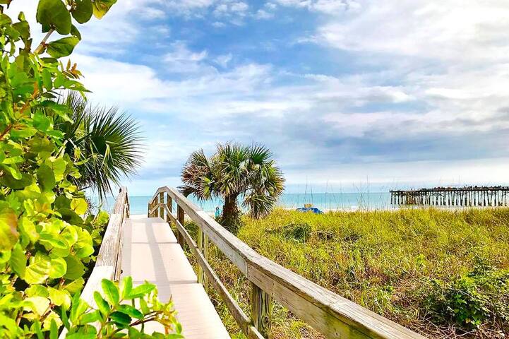 The Anchor- The Spot for Cruisers and Beach Goers