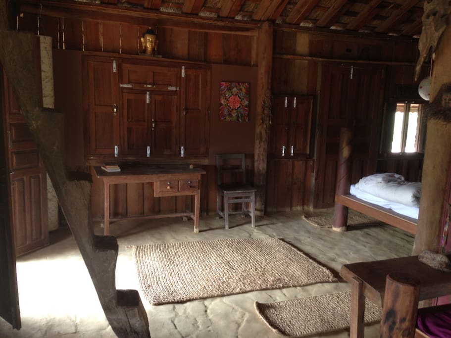Room 2 - Writing desk