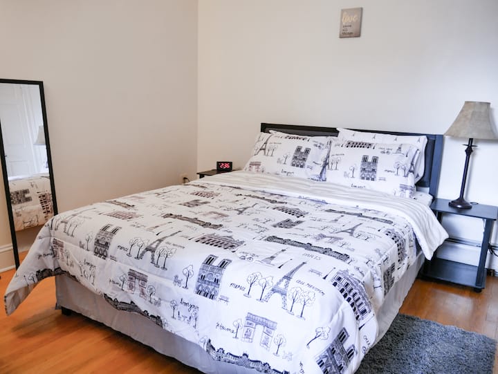 Main Bedroom with Queen-Size Bed