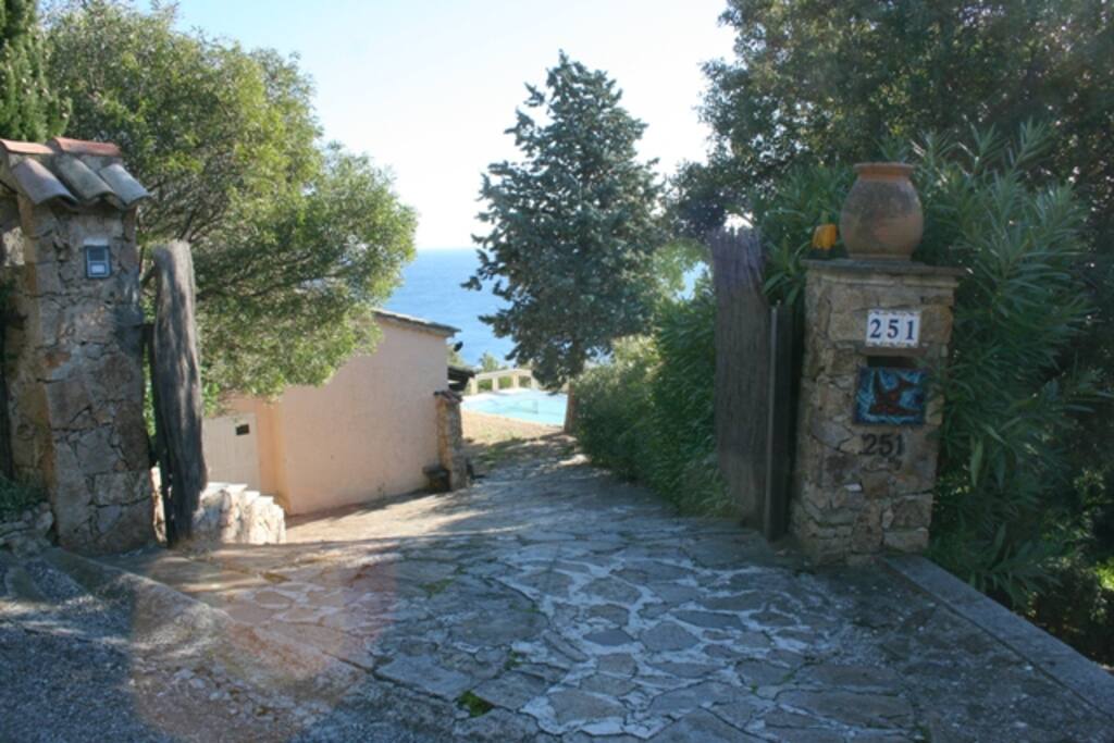 ENTREE VILLA