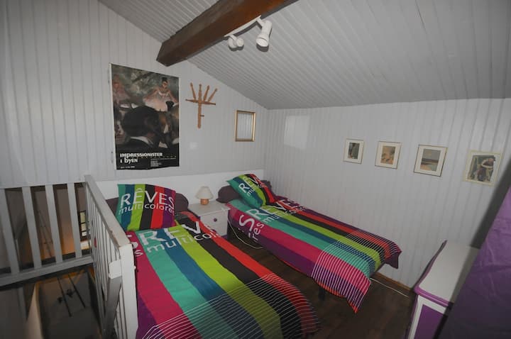 半夹层客房2张床90