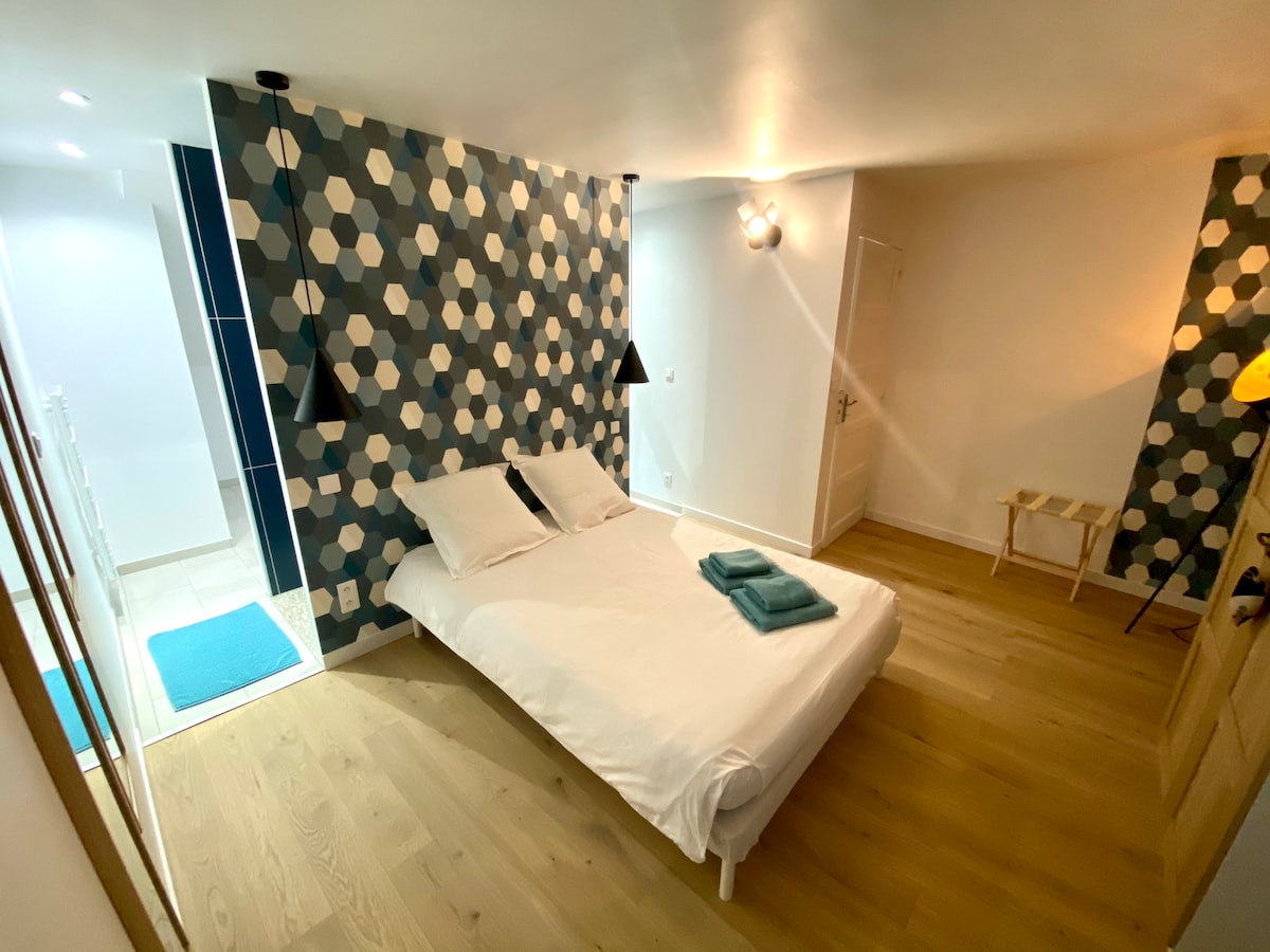 Bedroom 4 with Italian shower