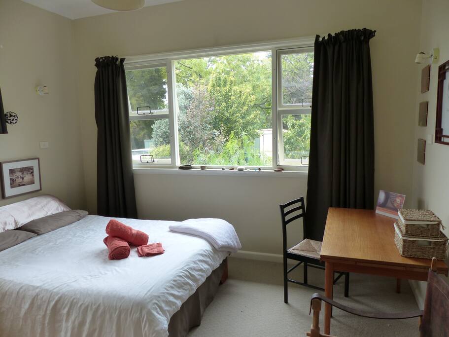 The Garden Room (queen)