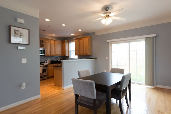 Beautiful 3 bd/2/5 br near Metro, Capitol Heights - Houses ...