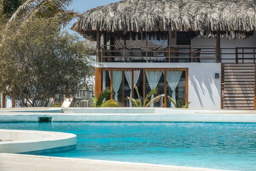 CASA Y PISCINA