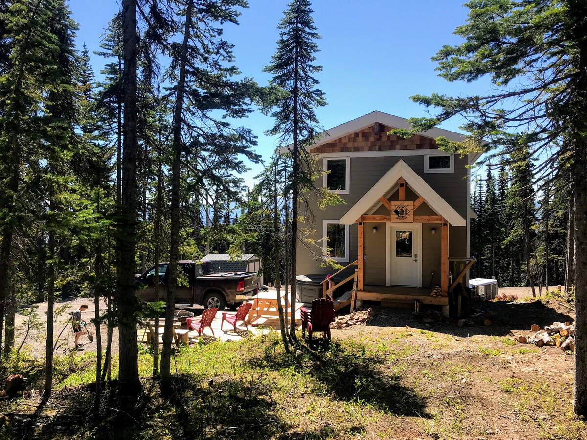 Bonnie Doon Board 'n Ski Inn Houses for Rent in Smithers, British