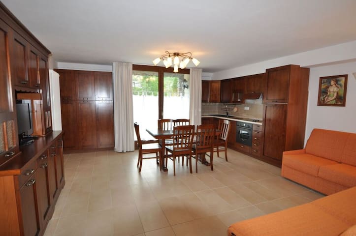 Entire home with 1 bedrooms in Valle d'Aosta/Vallée d'Aoste (Province) - LaThuile:Relax a 2passi dalle piste