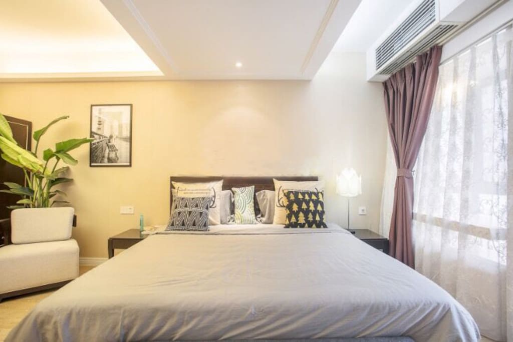 King size bed