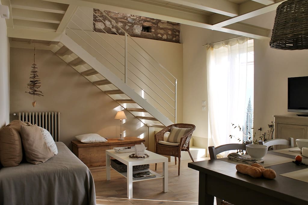 Soggiorno con divano letto