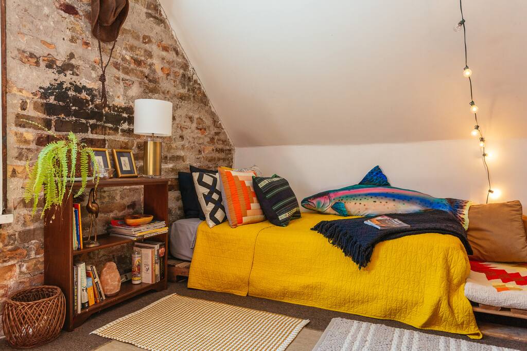 Guest bedroom