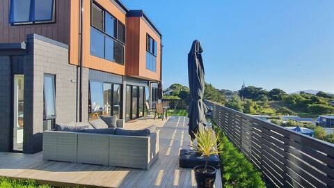 New 4 bedroom home with ocean views