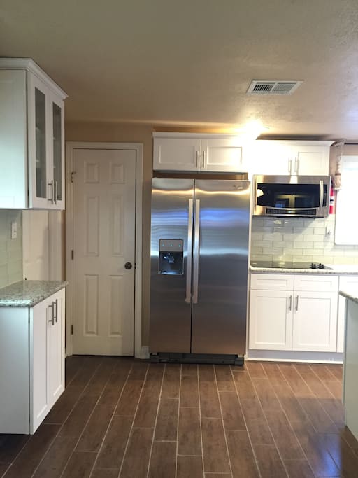 stainless appliances, refrig with ice maker