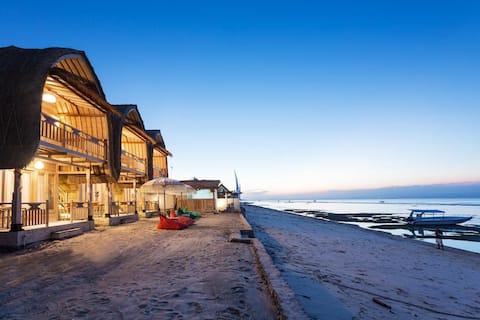 Nusa Penida Beachfront 3Room Breakfast Beachfront