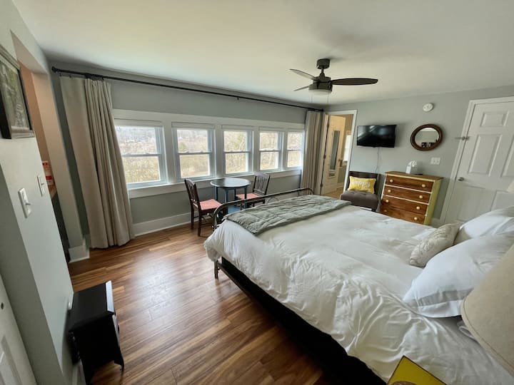 Valley View In Town Guest Suite Guest suites for Rent in Mars