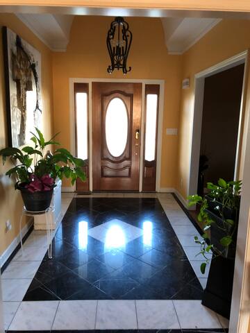 Private and modern family style home on 1 acre lot gallery image 4