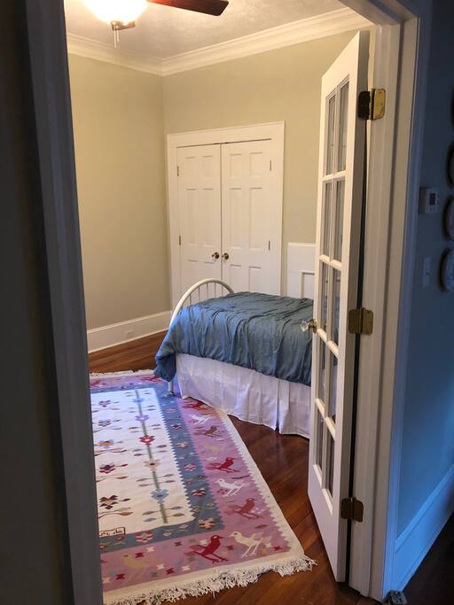 Bedroom 2 with Twin Bed