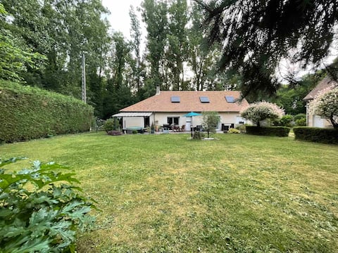 La Pajoterie – House in the forest