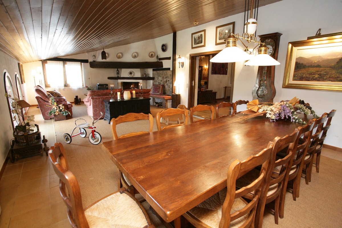 Living room - dining room at Can Manyol in Santa Pau