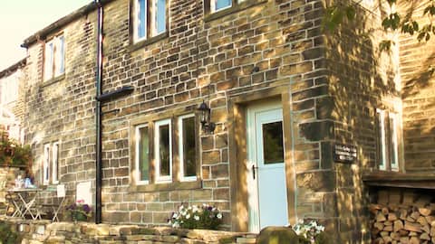 Successful Airbnb property: KILN HOUSE COTTAGE,Kiln Hse Farm,Luddenden,Halifax in Halifax