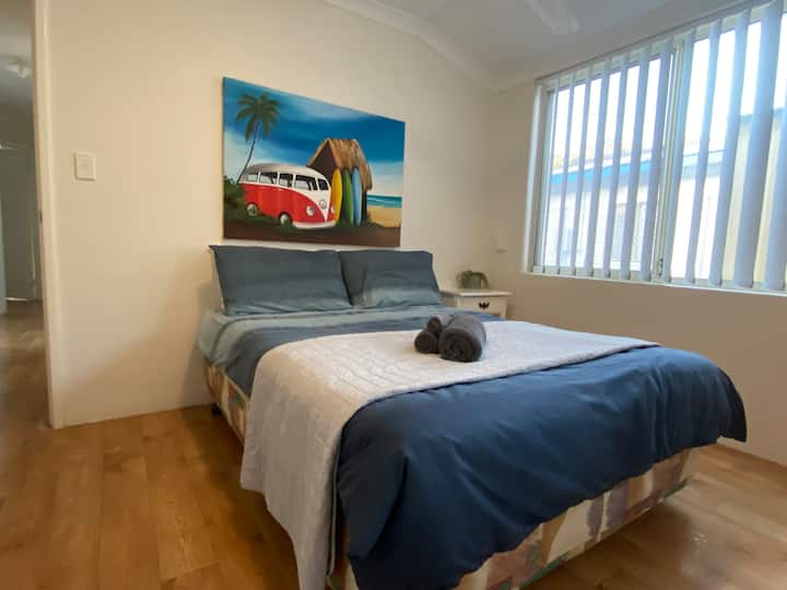 Chumba cha 2 cha kulala; kitanda cha watu wawili