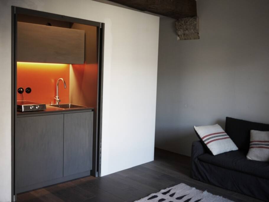 The kitchen can be closed