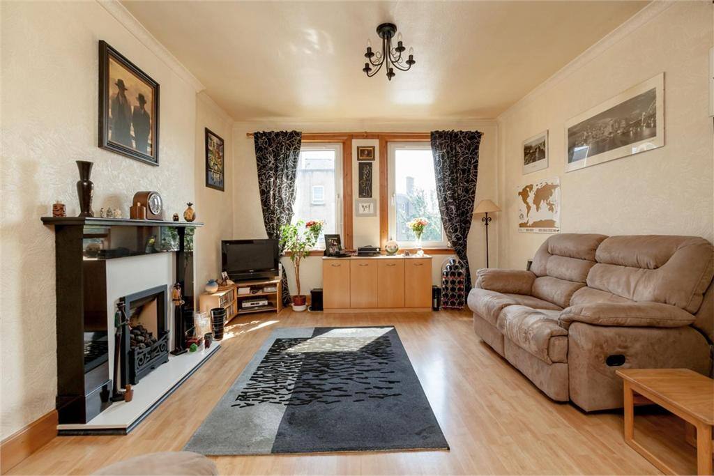 Living room (please note the flat does not have a TV)
