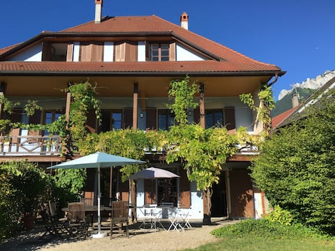 La VDCA: Family home with character for 12 people