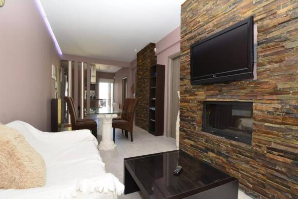 Living Room( TV + Fireplace)