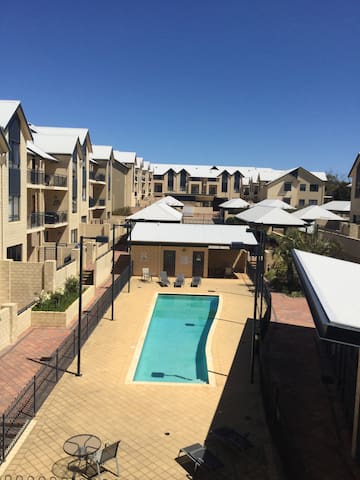 Pool, gym, views, location! Joondalup Apartment.