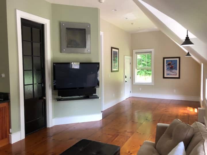 Brookside Farm, Woodstock, Vt - 18 Ac. With Barn - Woodstock, VT