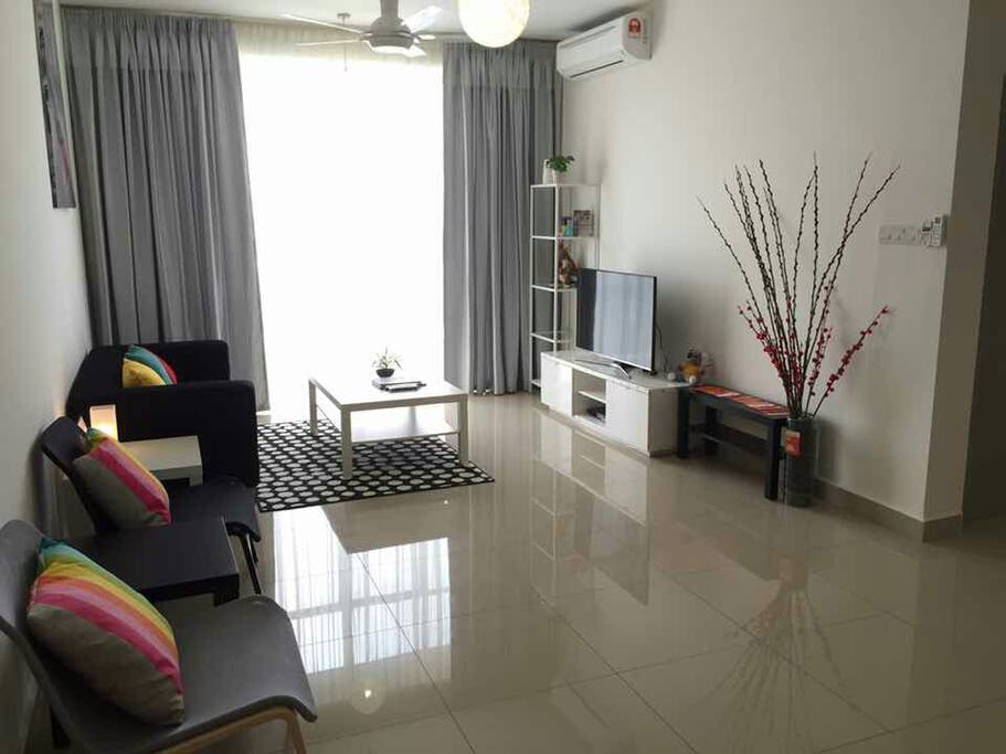 Spacious living room