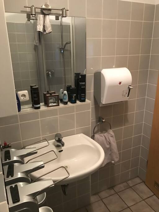 Bathroom with Shower and WC