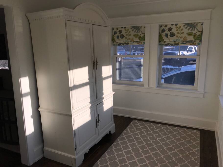 Front Entrance & Sunroom