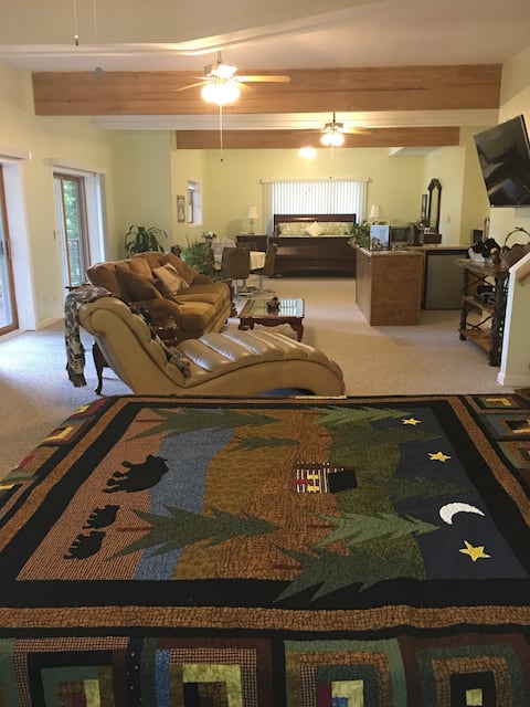 Popular Airbnb listing: Beautiful Cozy Mountain Retreat in Sylva / Cashiers
