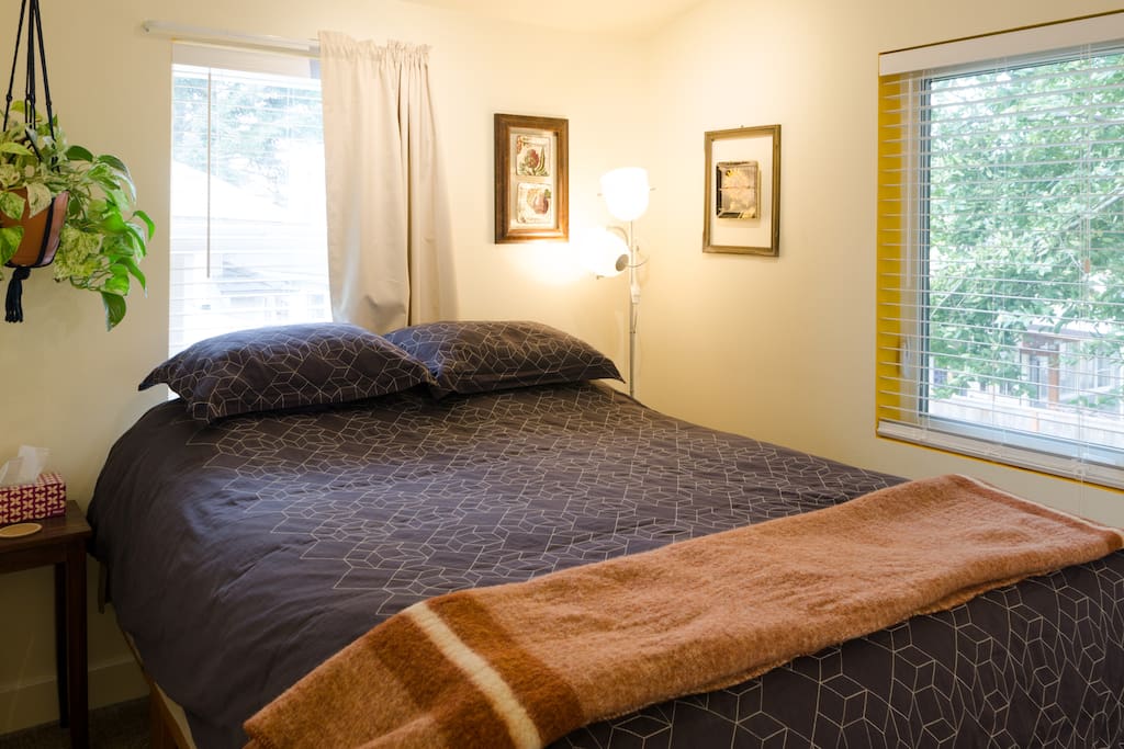 Your queen-size bed is brand new, super comfy, & has organic pillows. Lots of light (3 bedroom windows)