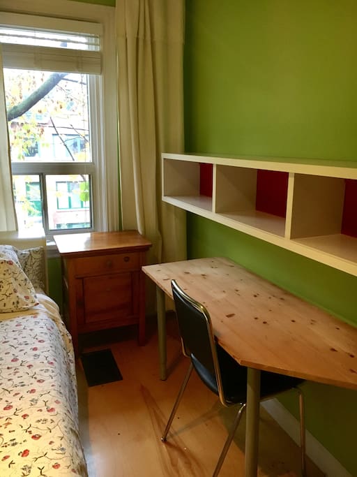Desk and workspace....tiny room but private, warm and sunny