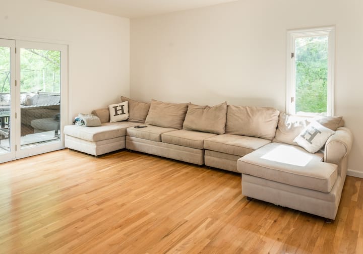 Obývačka /spálňa s rozkladacou pohovkou