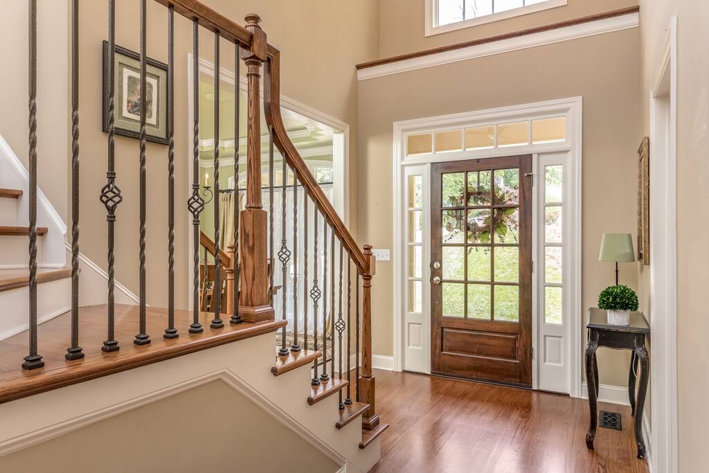 Come and make yourself at home! Over 3,000 SF to enjoy on two levels.