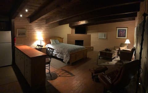Top performing Airbnb: Casa Rosa (Desert Oasis Casita w/ Mt Lemmon Views) in Tanque Verde