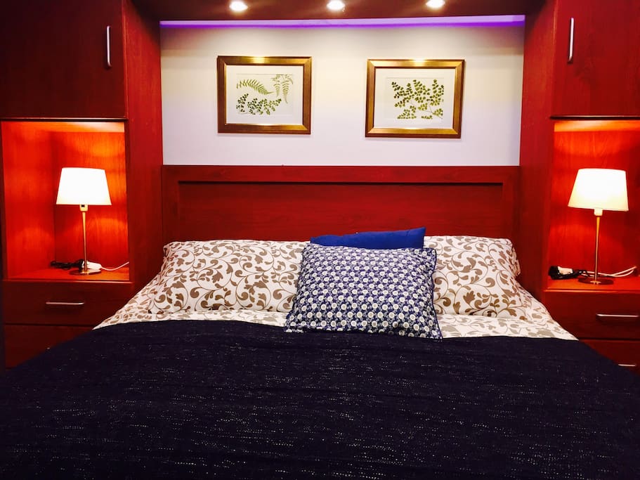 Superior King size Bed Room with Free WiFi