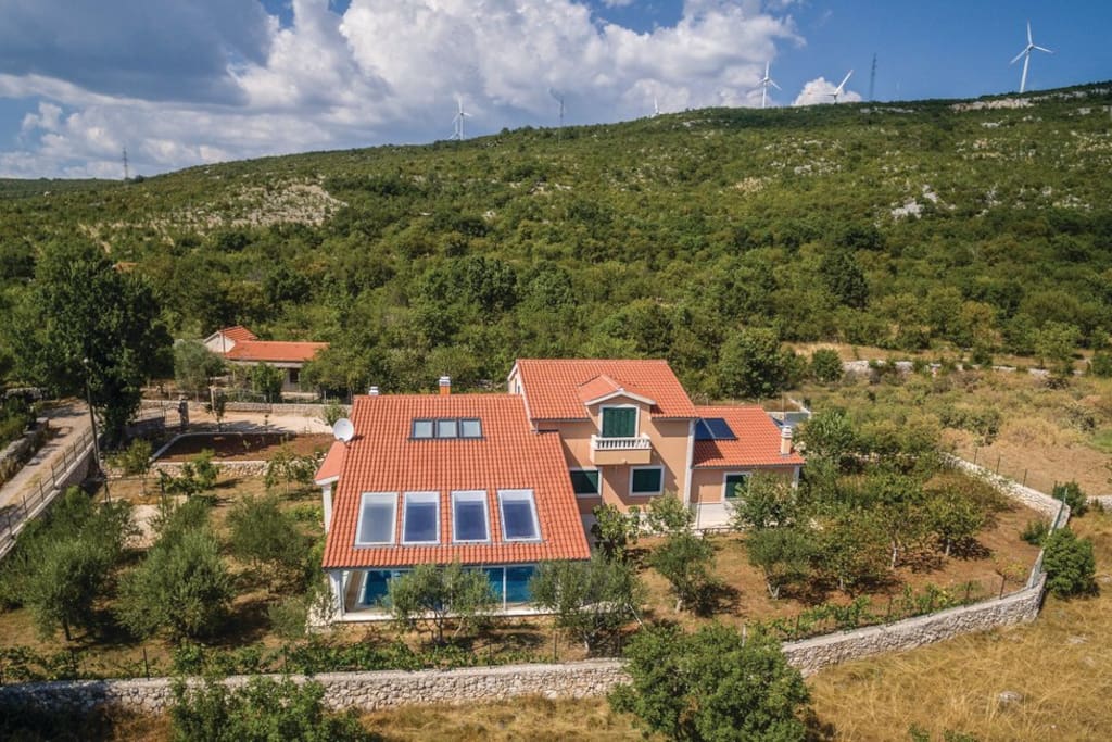 kuća izvani