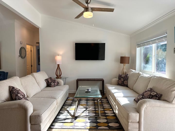 Casa Stardust: A Mid-century Sanctuary! - Palm Springs
