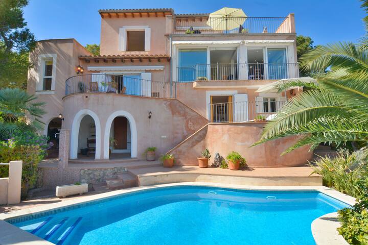 Villa With Enchanting Sea Views And Pool gallery image 2